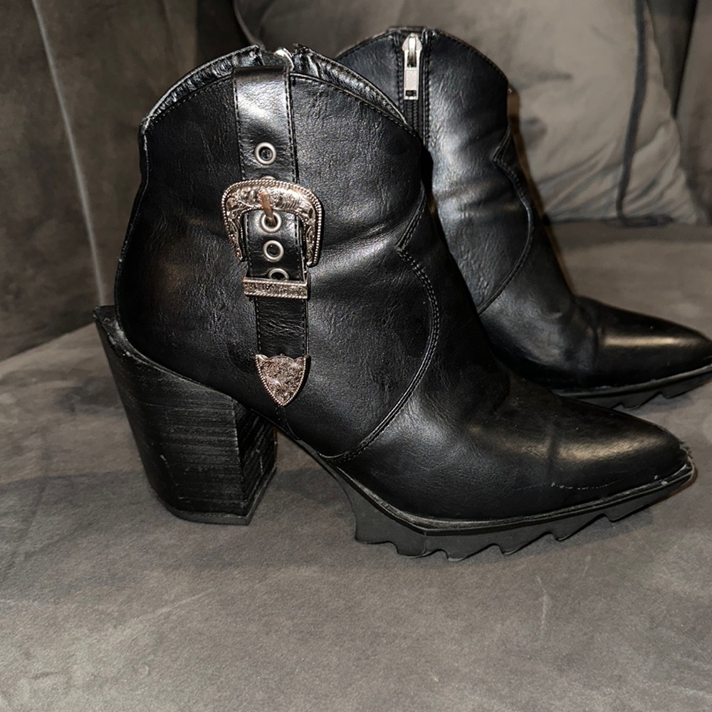 Black Faux Leather Cowboy Ankle Booties Sz 8